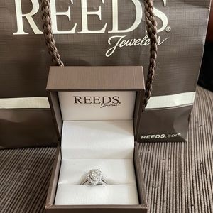 1/2 Carat Pear Center Engagement Ring 1 1/3 CTW setting